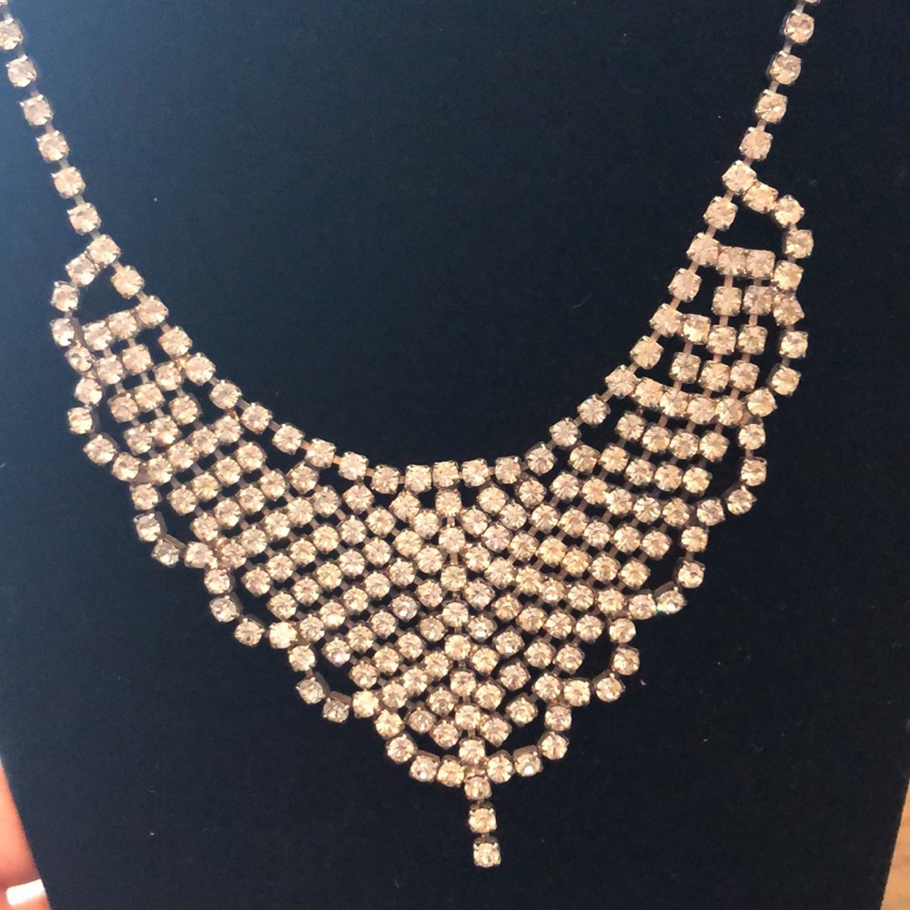 Vintage Rhinestone Necklace classic piece
